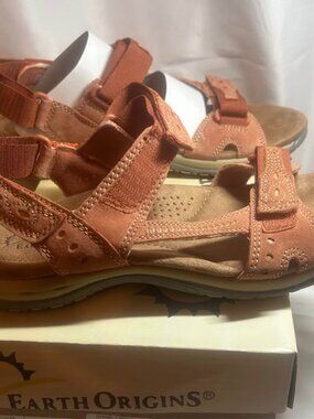 NEW Women’s Sz 7W Earth Origins Women's Veda Adjustable Sport Orange/Terracotta